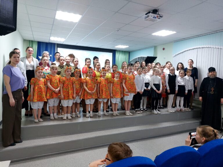 В рамках православного проекта «Дарите любовь» в Далматовской детской школе искусств состоялся концерт «С нами чудо из чудес – Благовещение с небес»