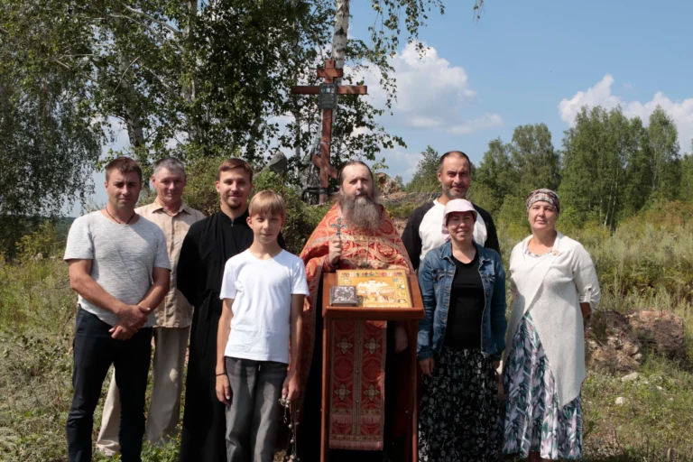 Акафист новомученикам Церкви Русской в день памяти сщмч. иерея Стефана Луканина отслужил председатель епархиальной Комиссии по канонизации святых игумен Варнава (Аверьянов) с прихожанами у фундамента Иоанно-Златоустовского храма в с. Водолазово Катайского муниципального округа, где служил святой