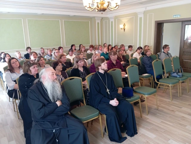 Насельник Далматовской обители иеромонах Авдий (Кузимбаев) принял участие в семинаре «Православное воспитание», организованном епархиальным Отделом религиозного образования и катехизации в Духовно-просветительском центре Шадринской епархии